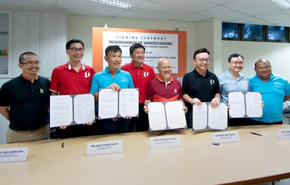 NUS SCALE signs MOU with Sembwaste and BATU to upskill workers in the waste management industry